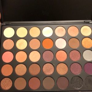 GENTLY USED MORPHE PALLETTE